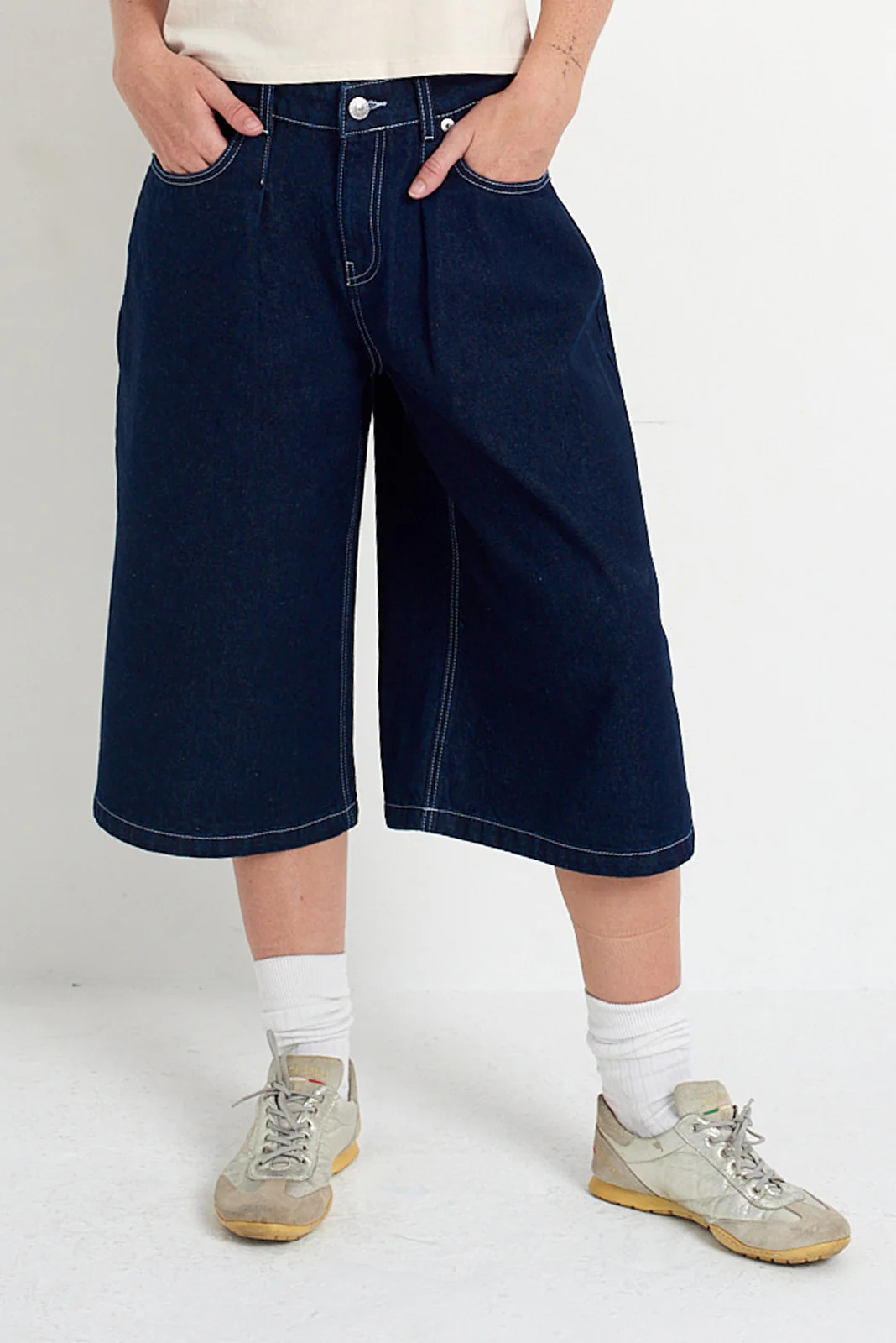 Indigo Rinse Release Jorts - Image 4